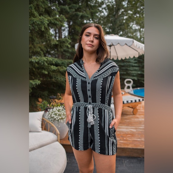 Elan The CJ Sleeveless Romper, Small, $89 - Picture 5 of 16